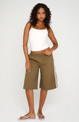 Still Yours Relaxed Shorts Military Green