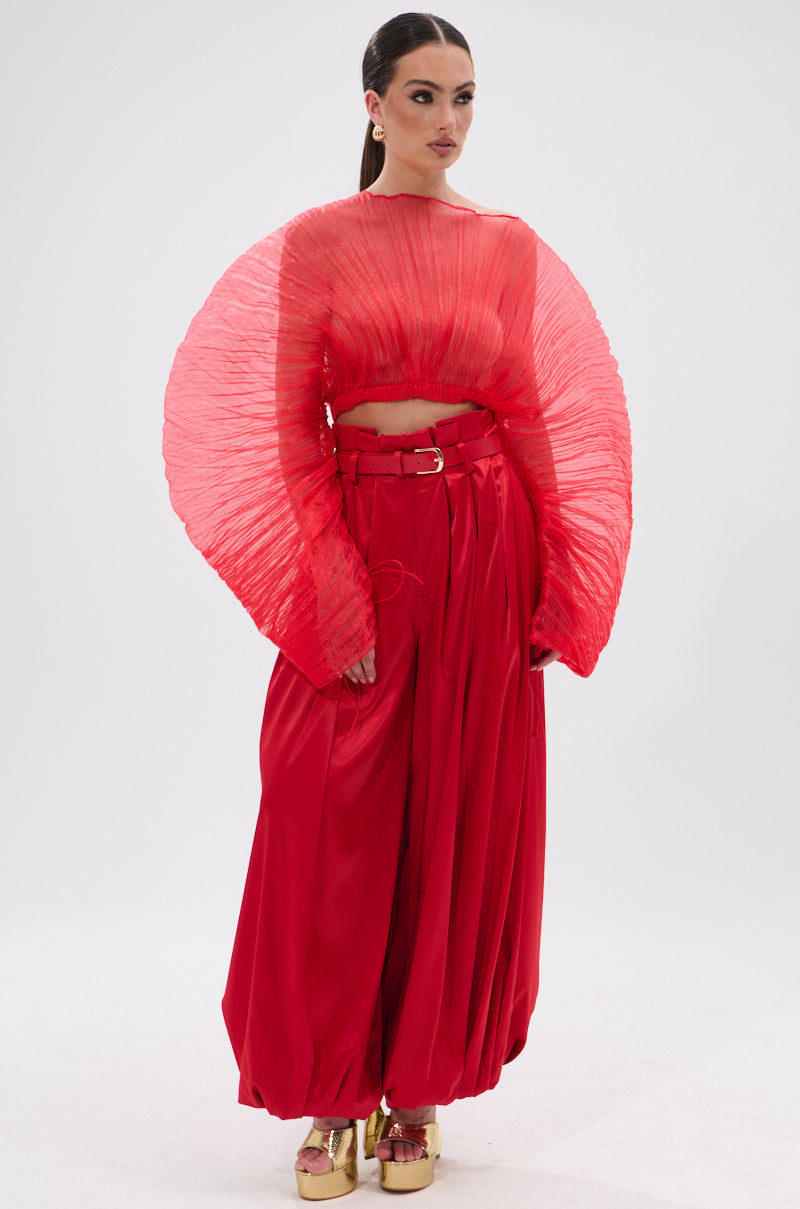 FORTUNE'S FAVORITE ORGANZA CROP TOP IN RED