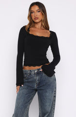 Queen Of Hearts Long Sleeve Lace Trimmed Top Black
