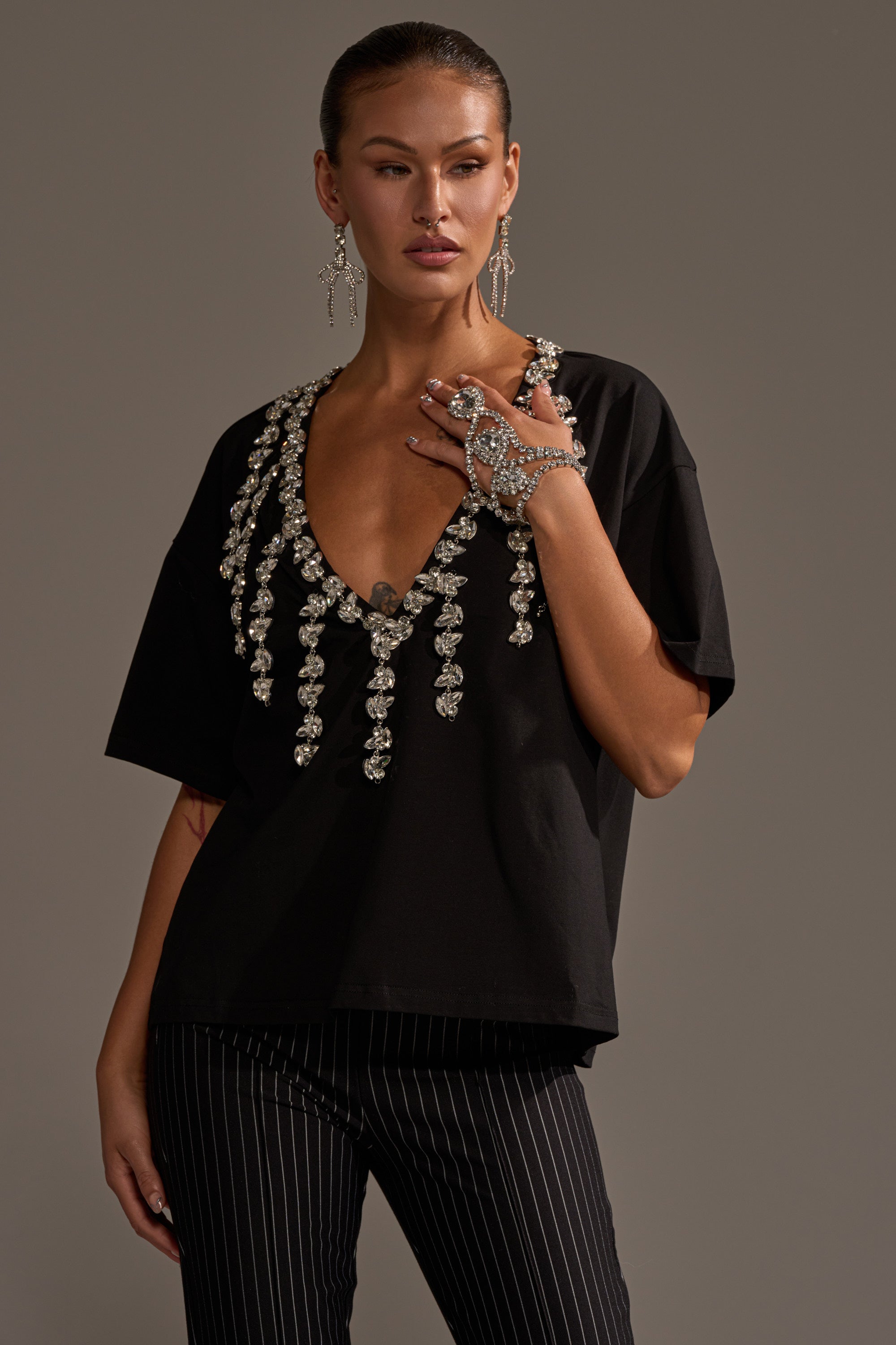 RHINESTONE QUEEN OVERSIZED TEE