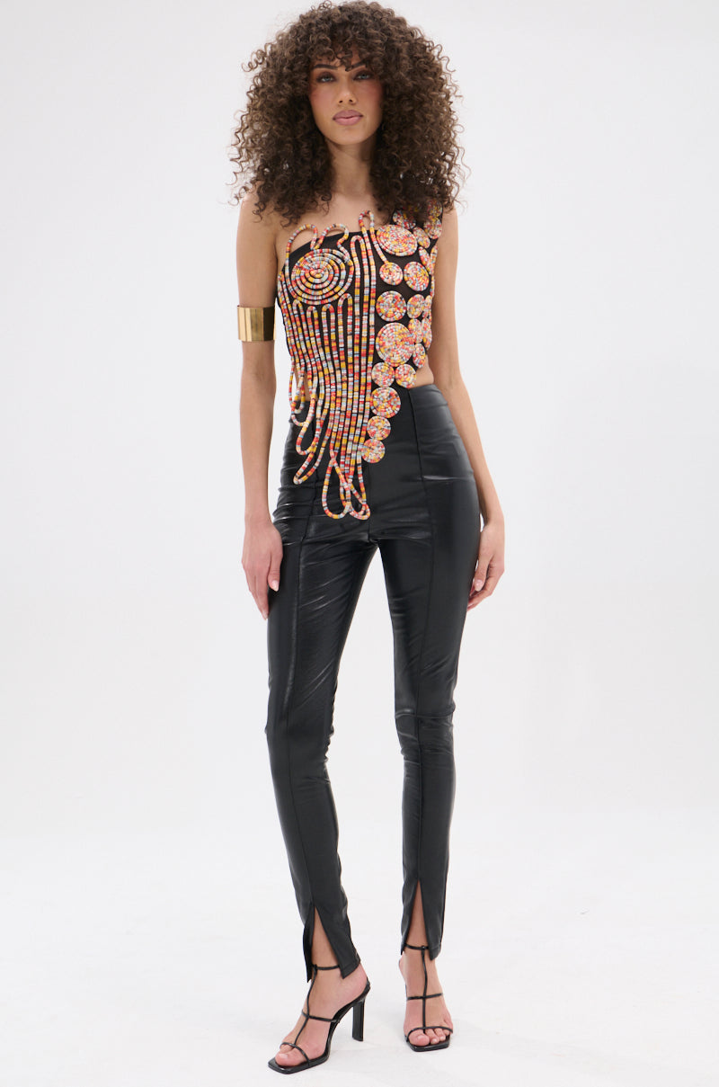 ROUND AND ROUND ASYMMETRIC SLEEVELESS TOP