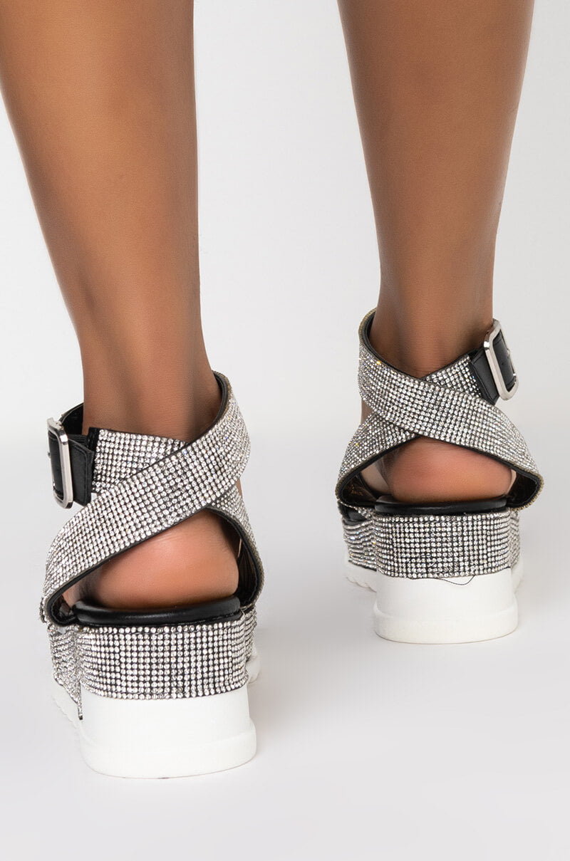 AZALEA WANG LET YOU KNOW YOU'RE MINE FLATFORM SANDAL IN BLACK