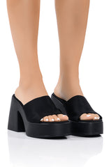 AZALEA WANG MILTON CLOG SANDAL IN BLACK