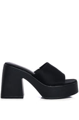 AZALEA WANG MILTON CLOG SANDAL IN BLACK