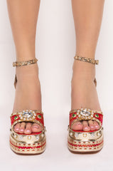 AZALEA WANG MY KINDA PARTY CHUNKY SANDAL IN RED