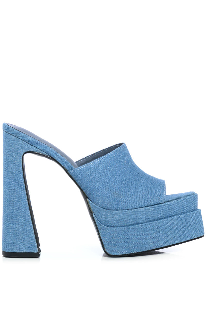 AZALEA WANG RHEYA CHUNKY MULE IN DENIM