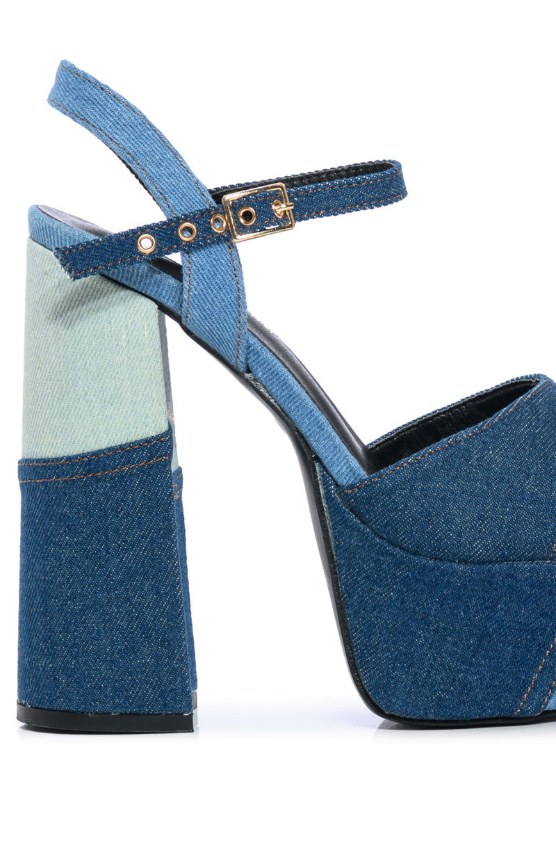 AZALEA WANG RHEYA CHUNKY SANDAL IN MIXED DENIM