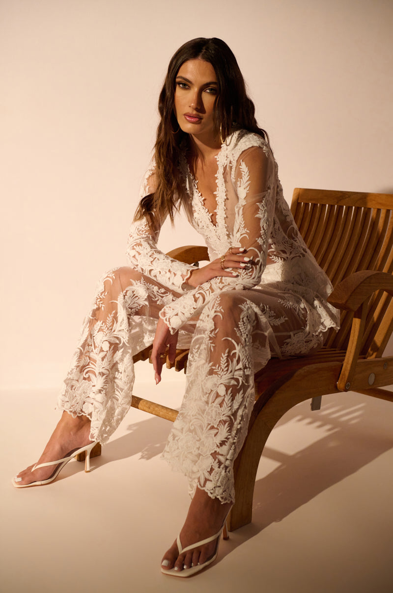 AZALEA WANG RODOLFO WHITE THONG TOE STILETTO SANDAL