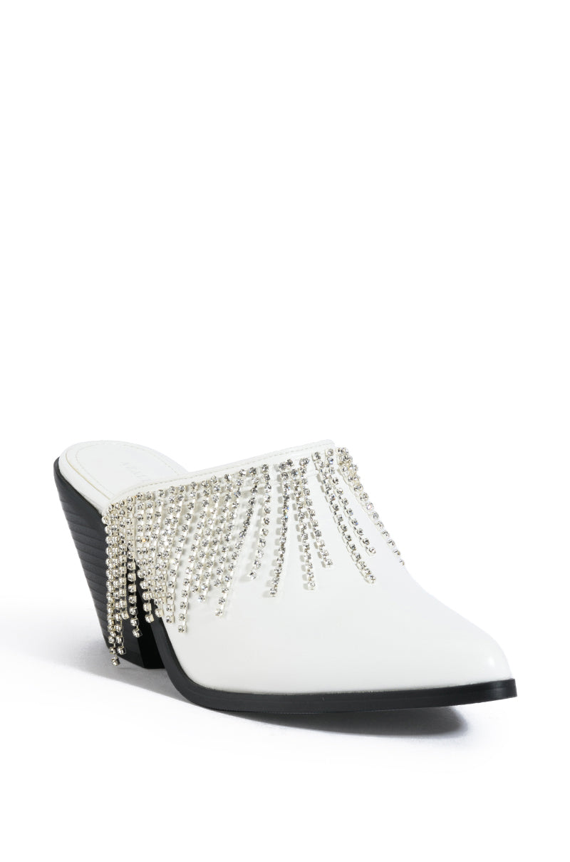 AZALEA WANG SPIRIT SLIP ON CLOG IN WHITE