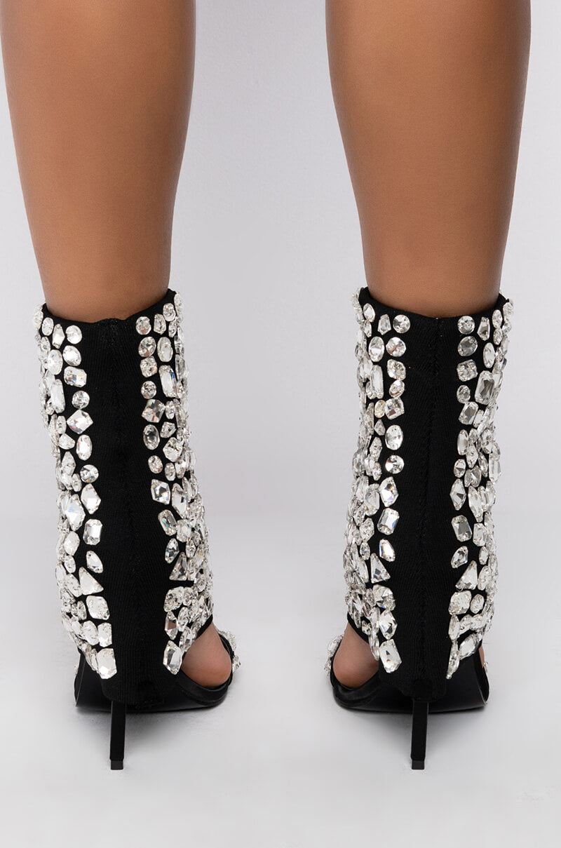 AZALEA WANG STOP THE SHOW STILETTO SANDAL IN BLACK