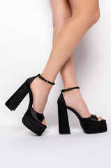 AZALEA WANG TALK ABOUT IT CHUNKY SANDAL IN BLACK