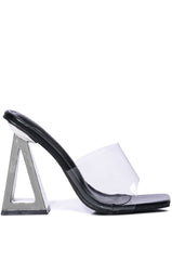 AZALEA WANG WHISPER CHUNKY SANDAL IN BLACK