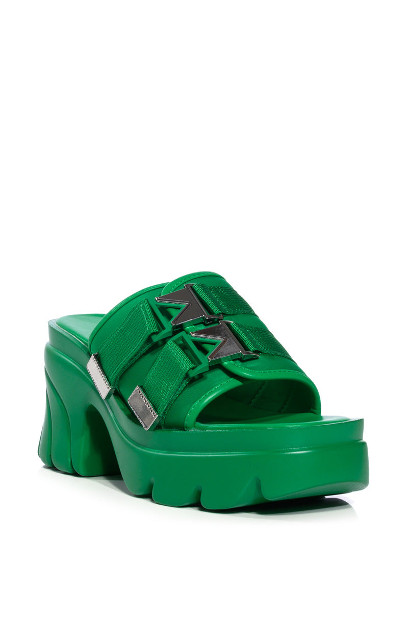 AZALEA WANG WICKER SLIP ON MULE IN GREEN