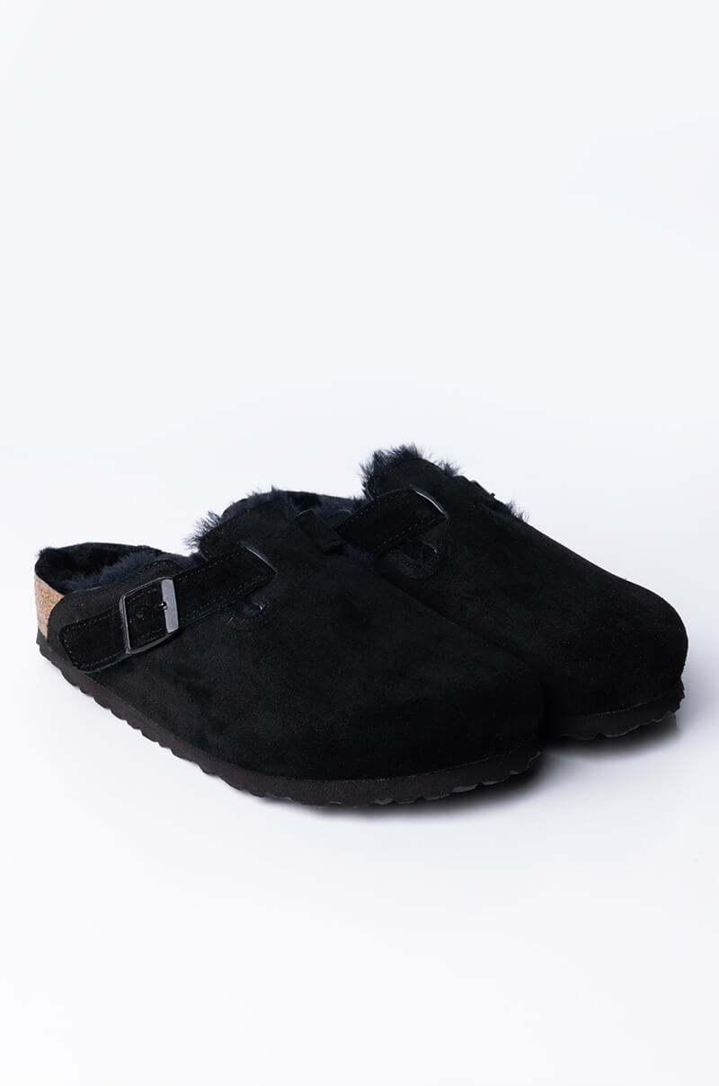 BIRKENSTOCK BOSTON SHEARLING SANDAL IN BLACK