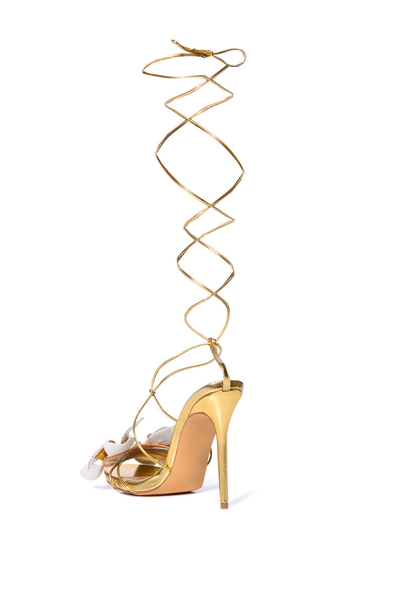 BLOOMING GOLD FLOWER SANDAL