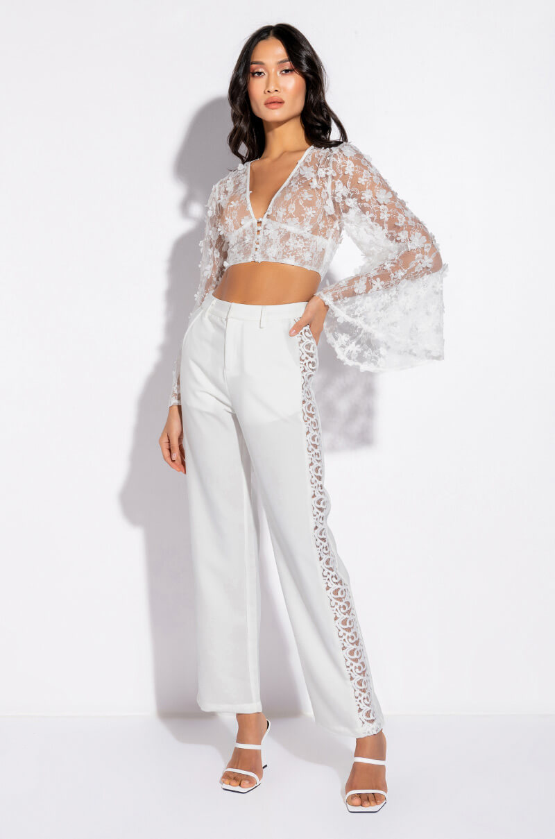 LILA FLORAL DETAIL CROPPED BLOUSE