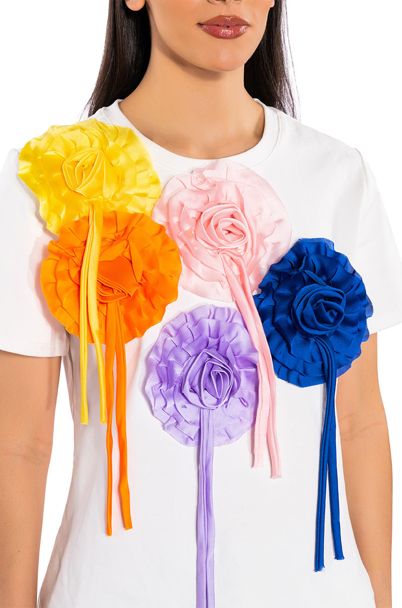 BOUQUET OF FLOWERS FABRIC DETAIL TSHIRT
