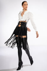 CARRIED AWAY CROPPED BUTTON DOWN TOP