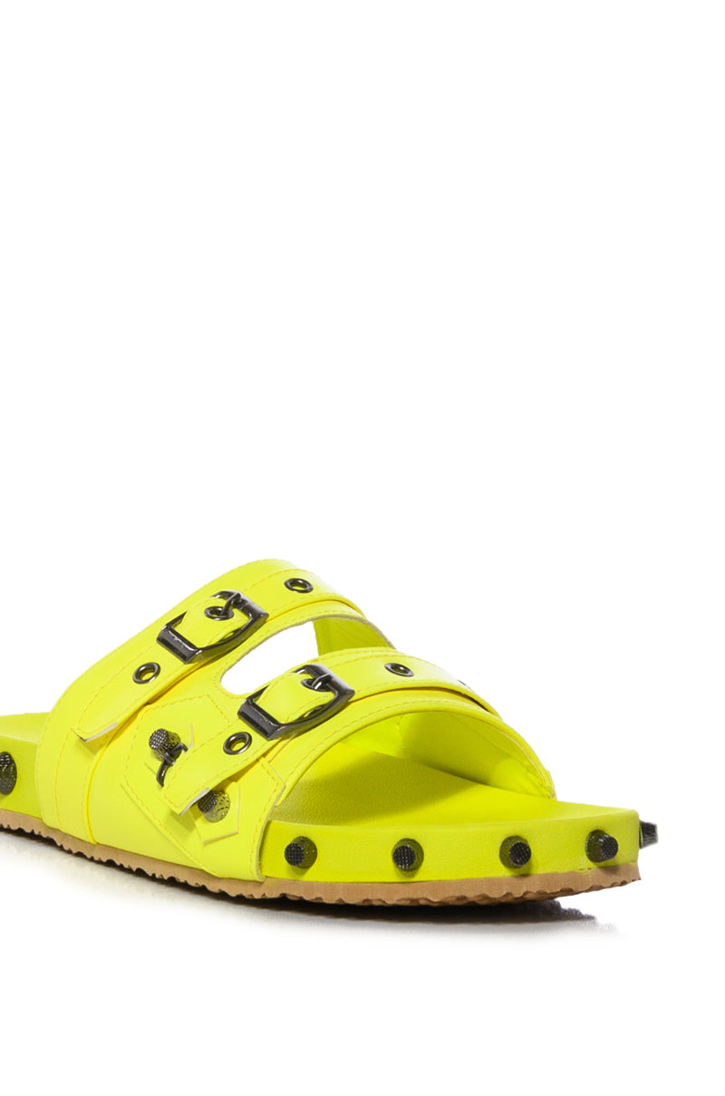 COMBOO EMBELLISHED FLAT SANDAL LIME