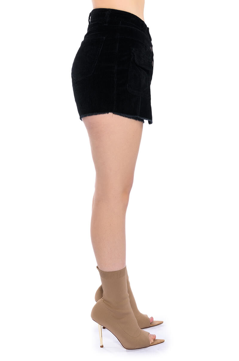 CHARLIE BUTTON FRONT MINI SKORT