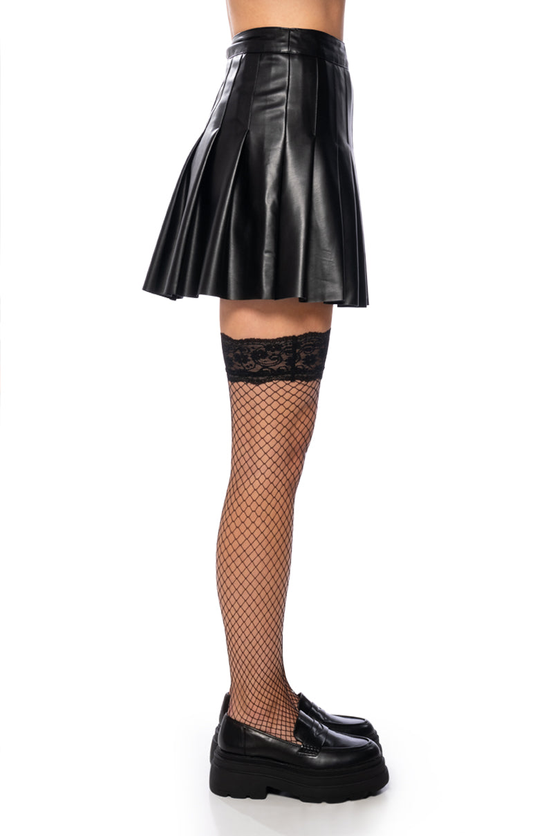 COUNT ON ME PLEATED FAUX LEATHER MINI SKIRT