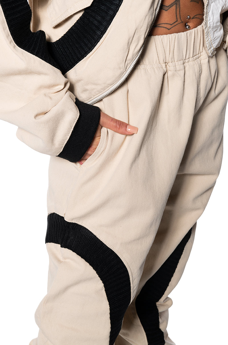 CURVE EFFECT RIBBED TRIM BEIGE JOGGER