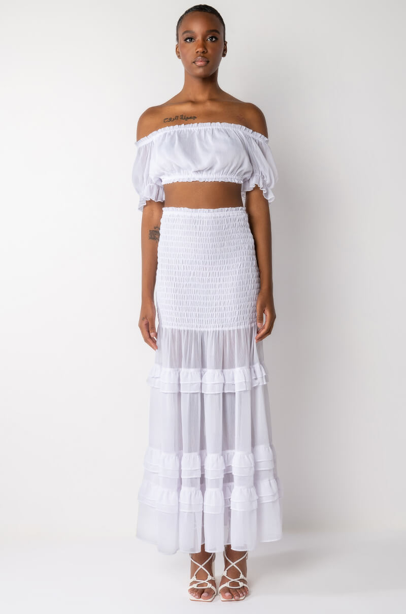 DELILAH OFF THE SHOULDER CROP TOP