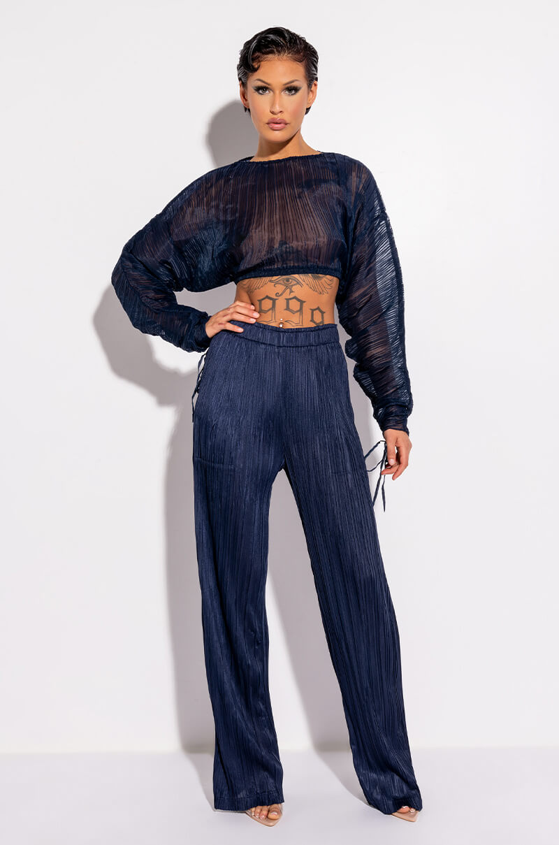 DAHLIA PLEATED LONG SLEEVE CROPPED BLOUSE