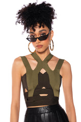 DAKOTA SYMMETRIC CUTOUT TOP