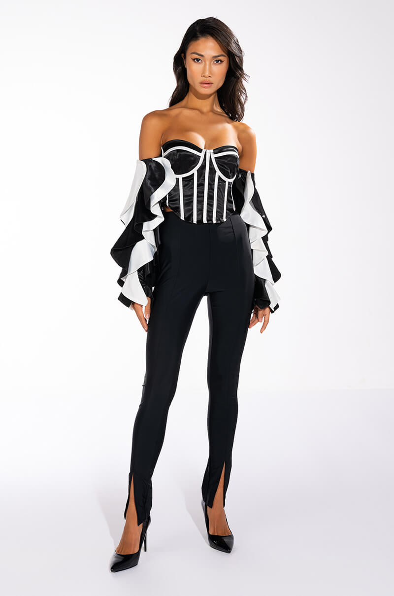 DAYDREAMIN RUFFLE SLEEVE CORSET BLOUSE