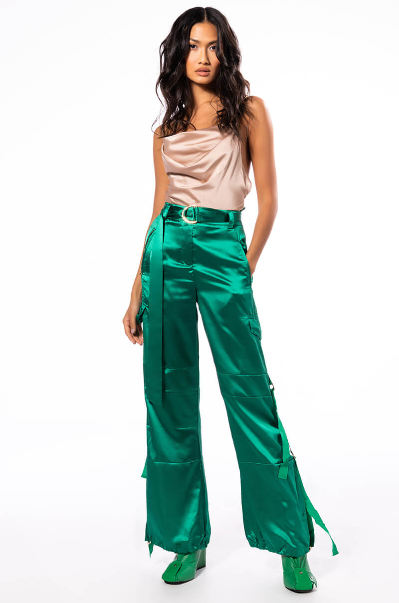 SLEEVELESS CHAIN DETAIL SATIN COWL NECK