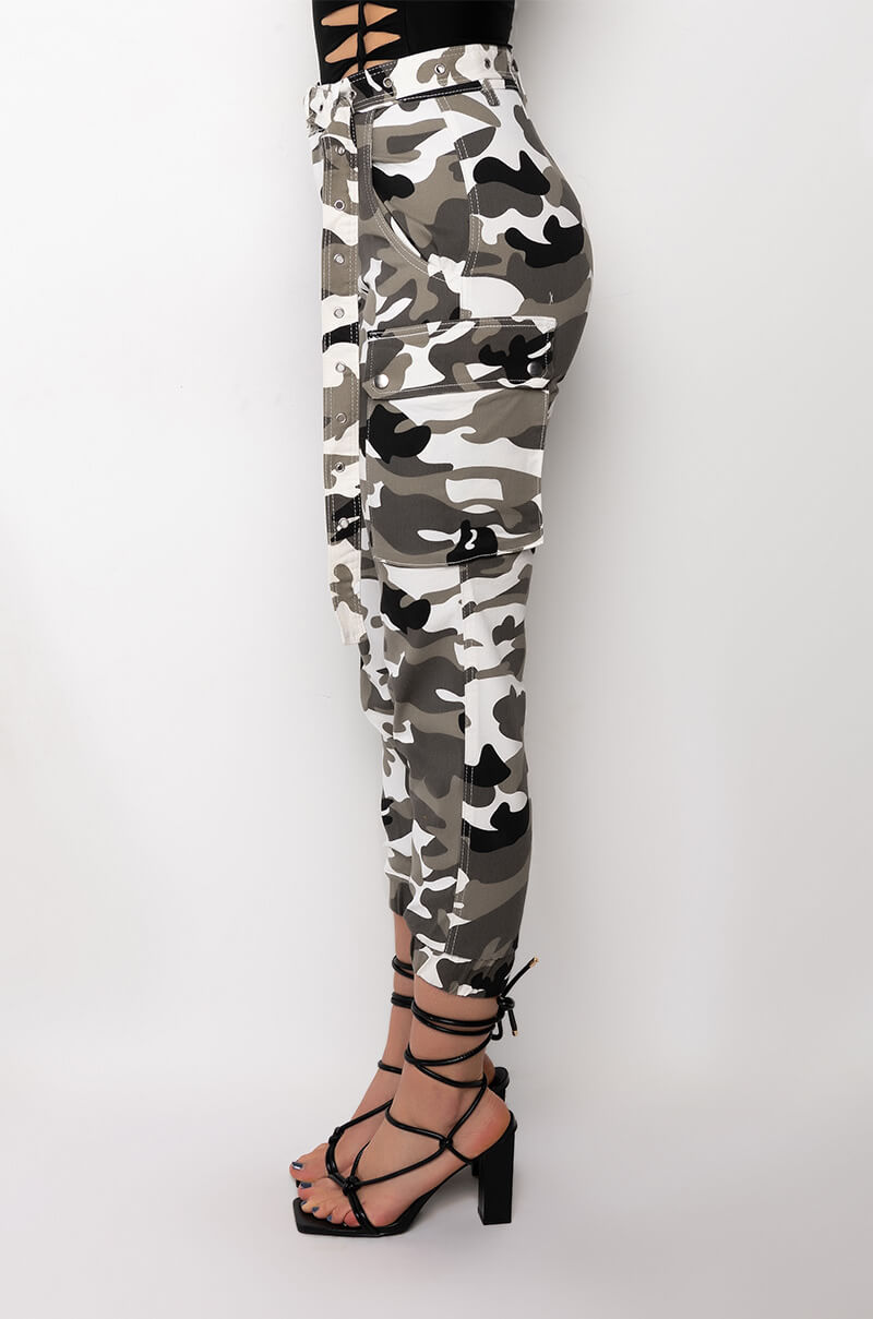 SEXY CAMO CARGO JOGGER PANT
