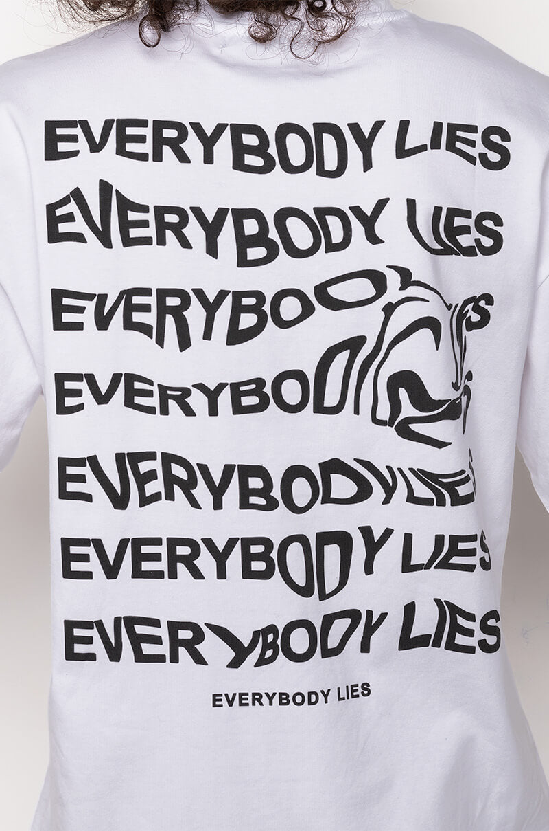 EVERYBODY LIES CREW NECK GRAPHIC TEE
