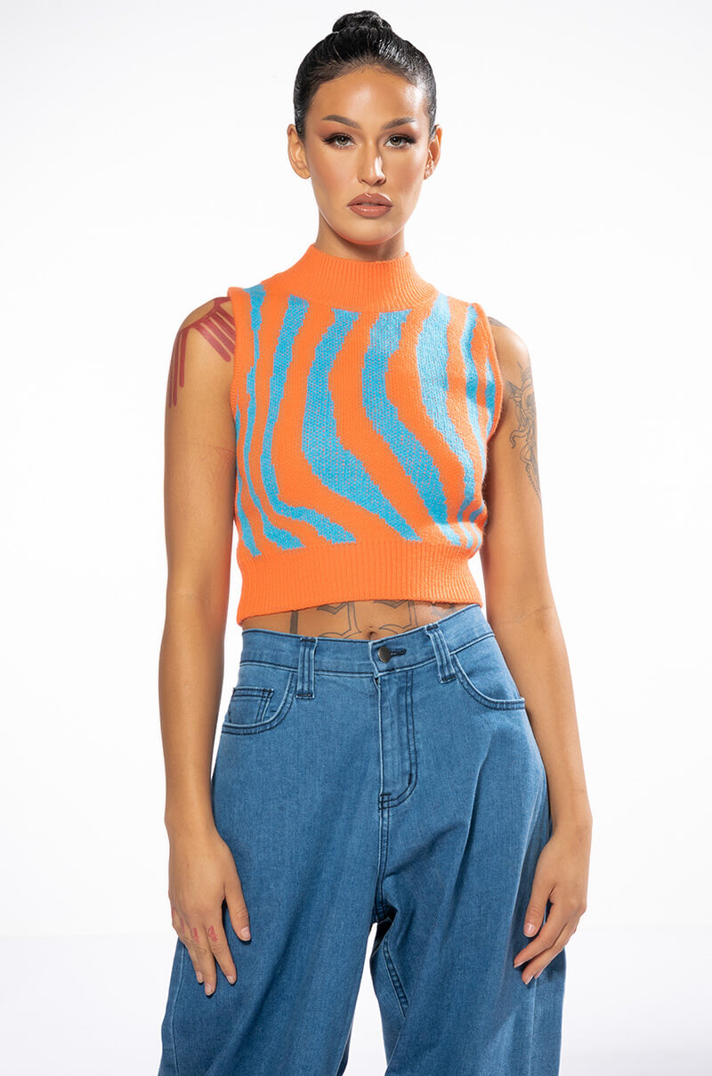 EYE OF THE TIGER SLEEVELESS SWEATER