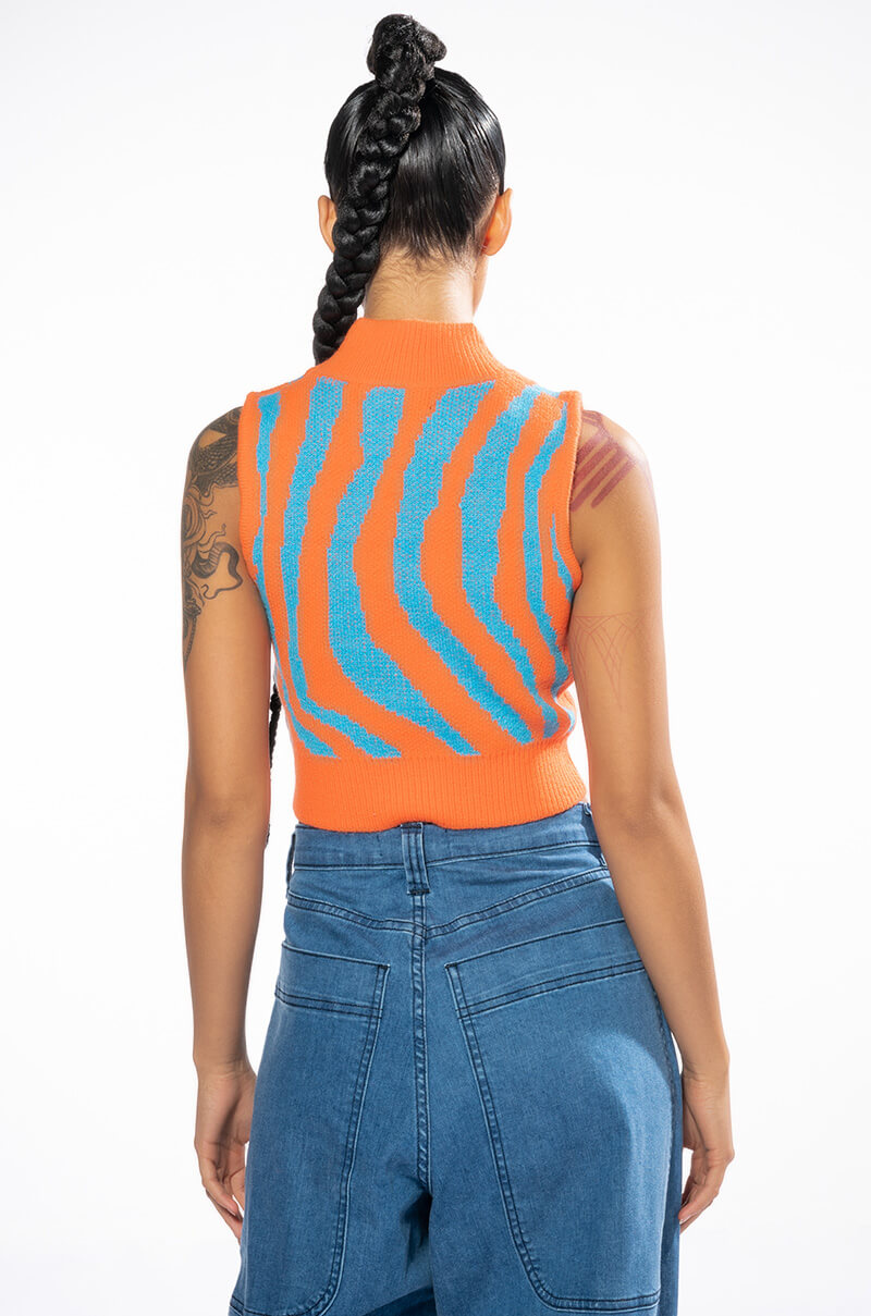 EYE OF THE TIGER SLEEVELESS SWEATER
