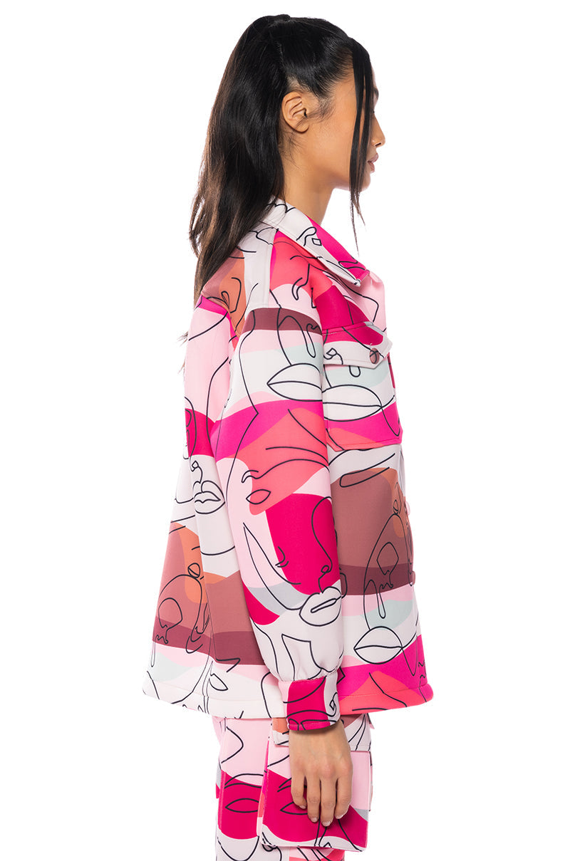 FACES PRINTED SCUBA BUTTON DOWN TOP