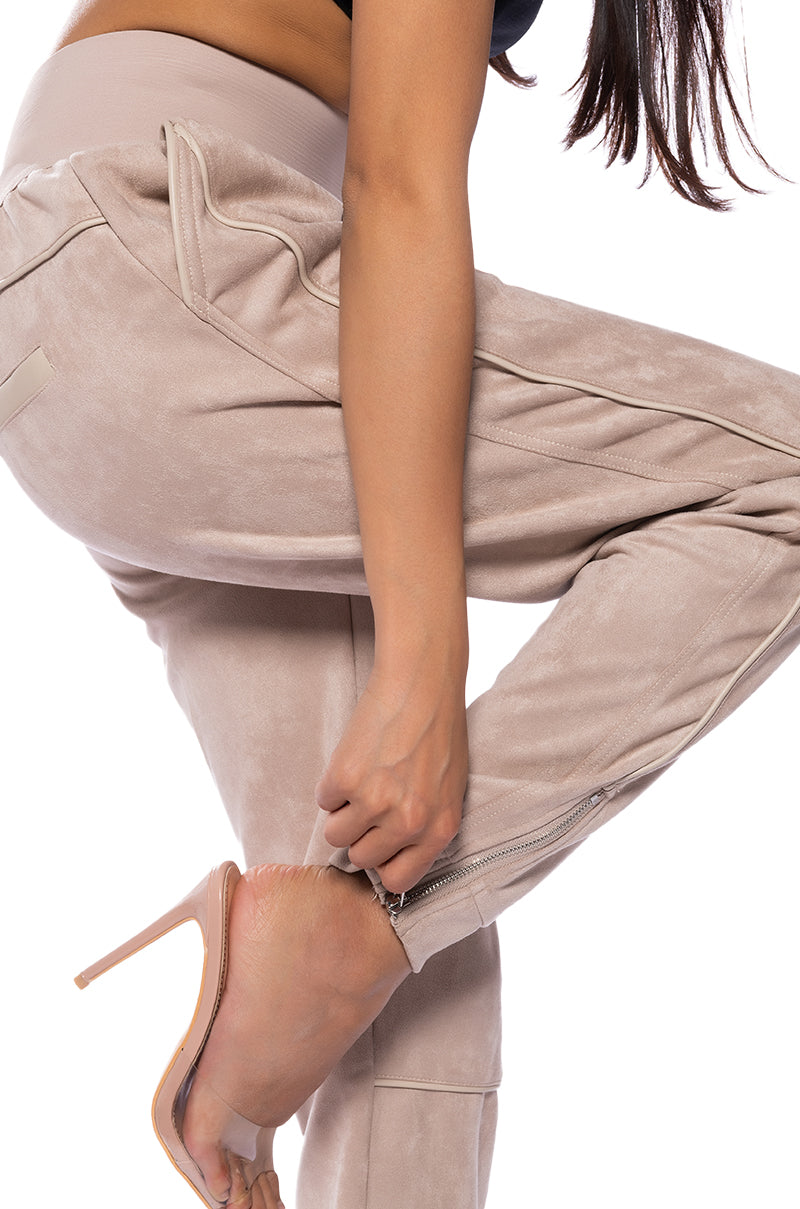 FAUX SUEDE JOGGER