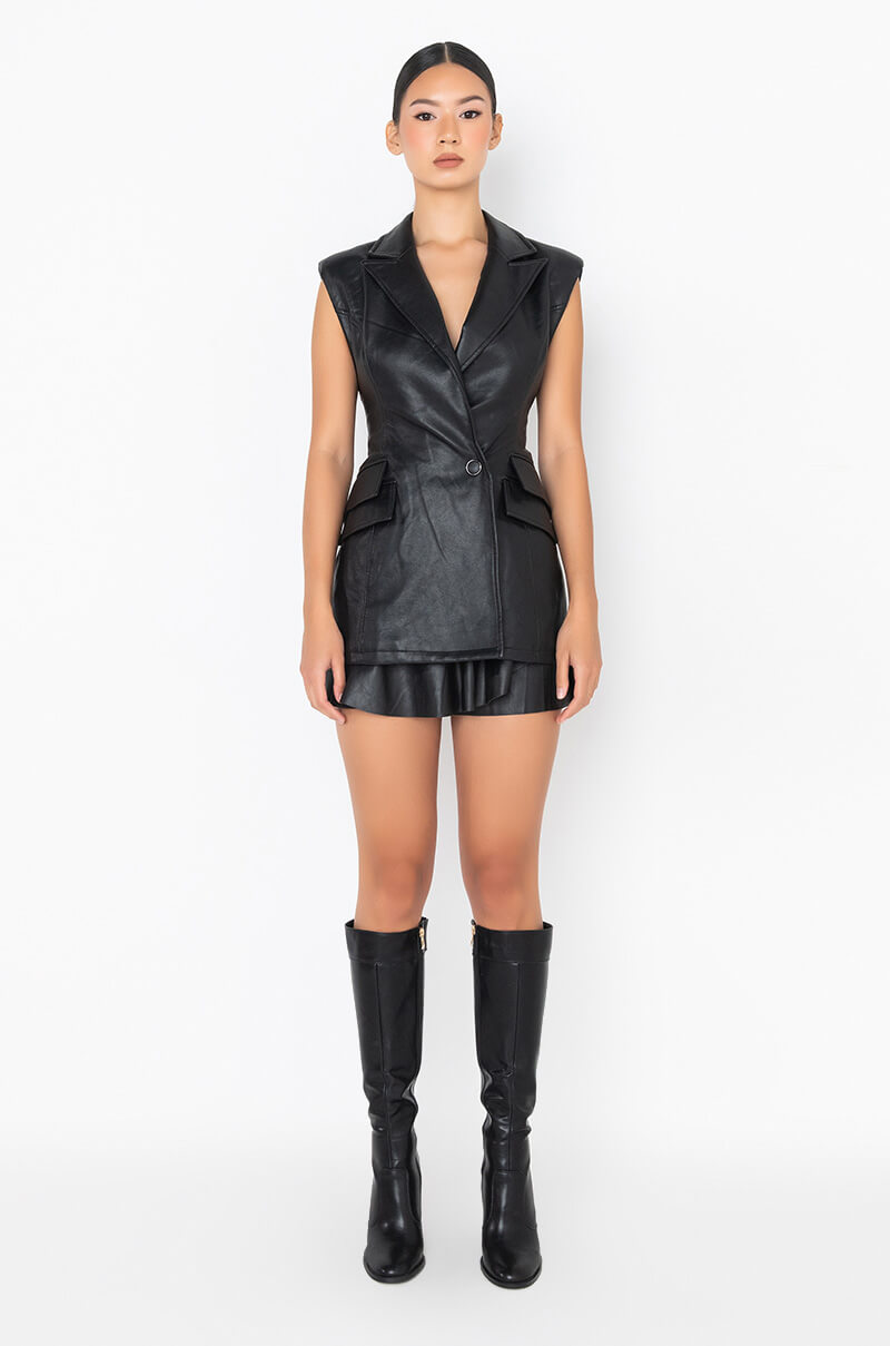 FITTED BLAZER VEST WITH DOUBLE POCKETS