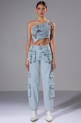 KENLY BUCKLE DETAIL RELAXED FIT JEANS