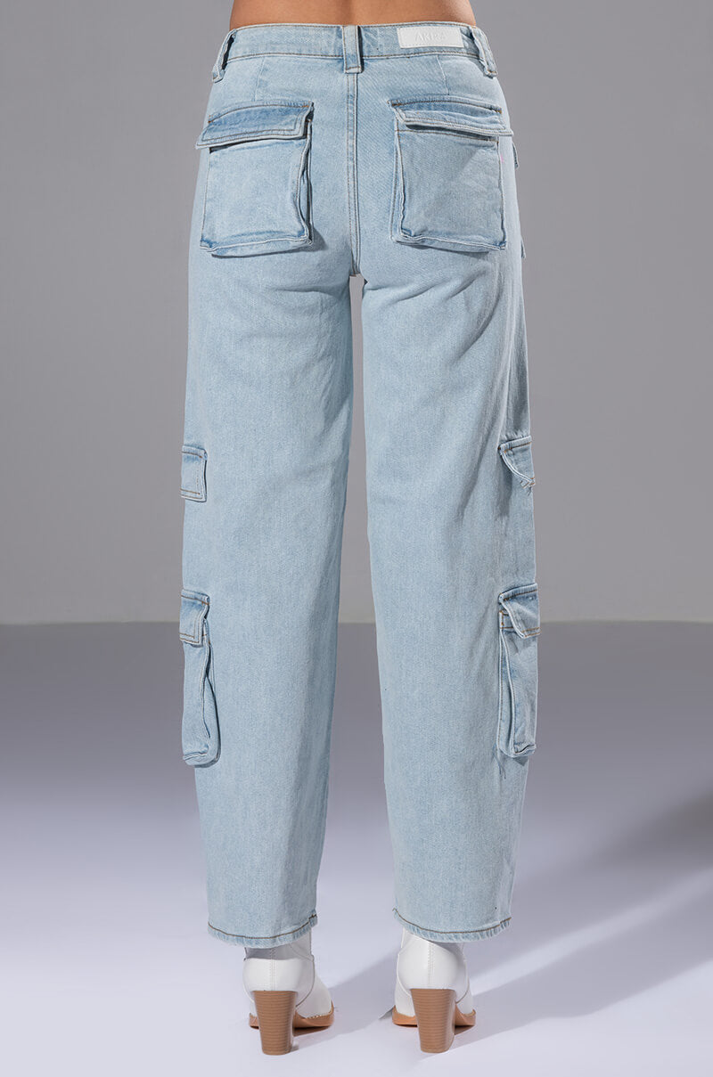 KENLY BUCKLE DETAIL RELAXED FIT JEANS
