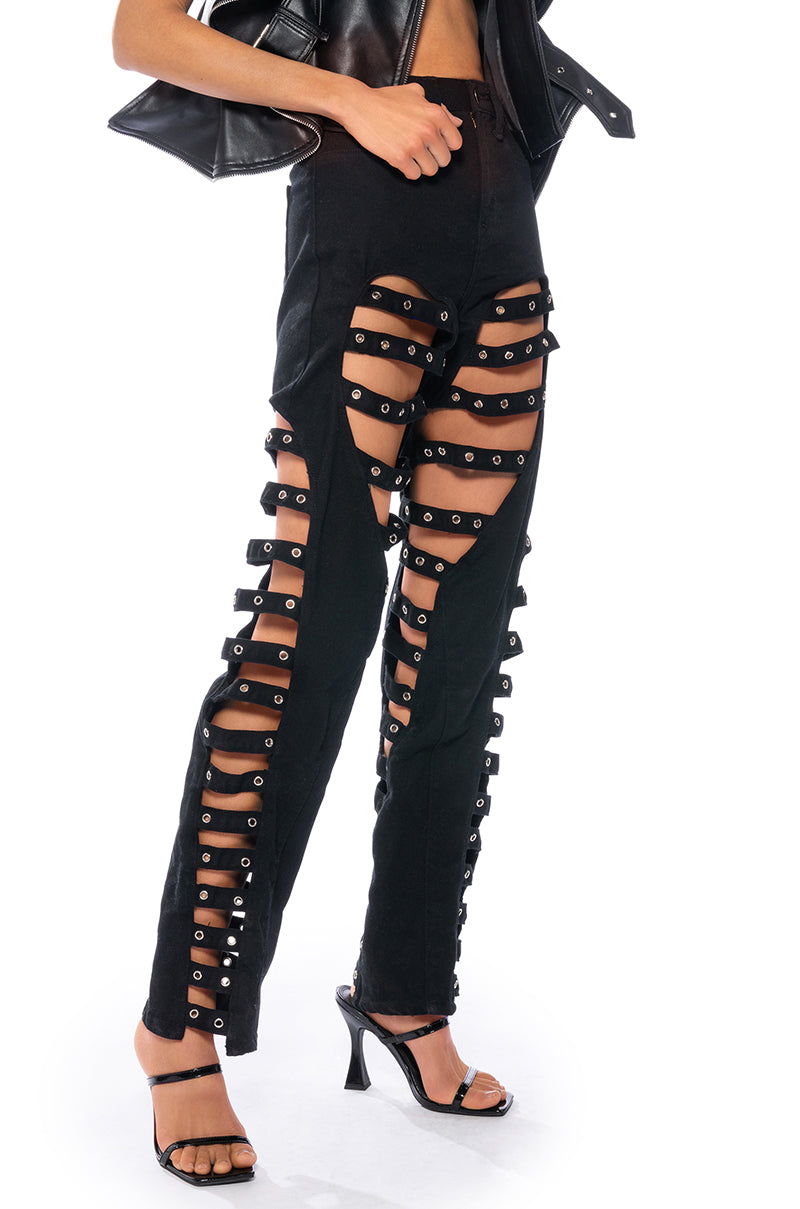 IN LOVE WITH THE DEVIL CUT OUT DETAILED JEANS