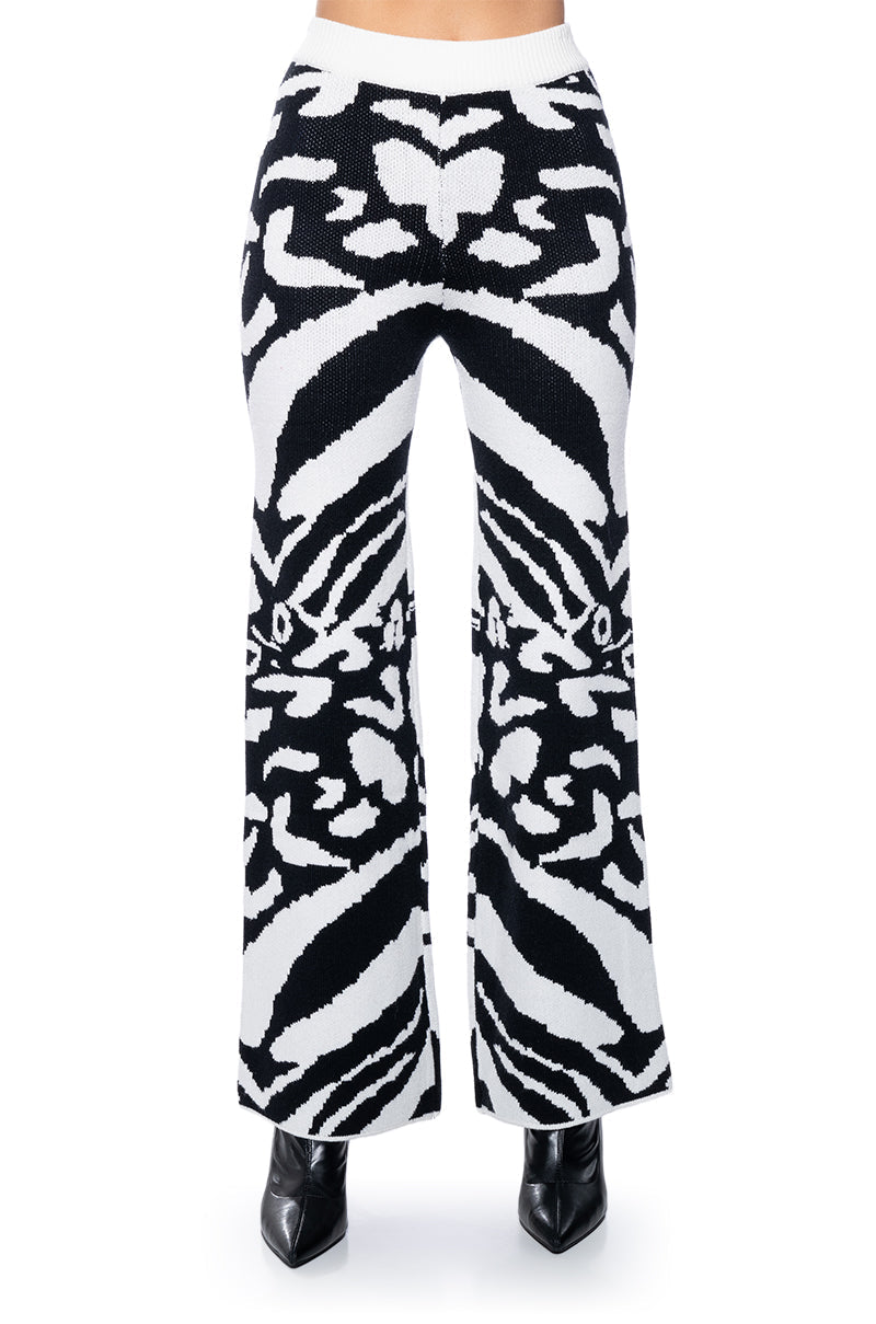 INDECISIVE FLARE LEG KNIT SWEATPANT