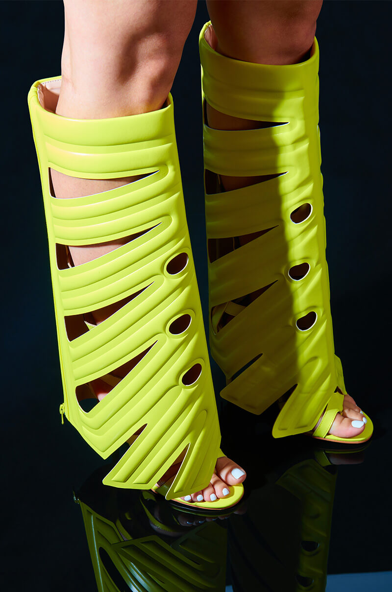 LEAF PLANT DESIGN GLADIATOR SANDAL IN LIME