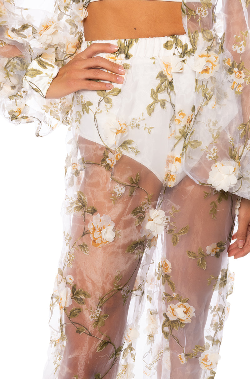 LEAN ON ME FLORAL WIDE LEG PANT IN WHITE MULTI