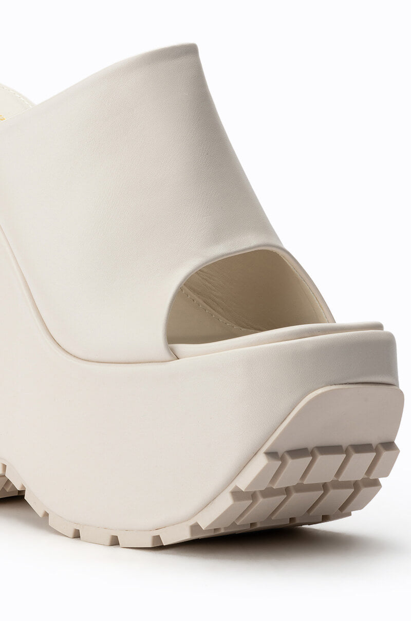 MEANIE CHUNKY MULE IN CREAM