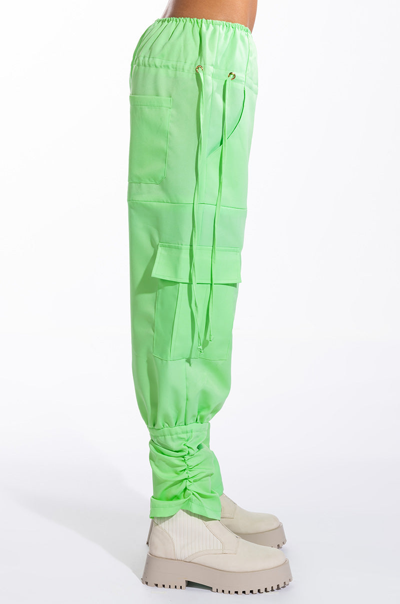 MINT CONDITION CARGO PANTS