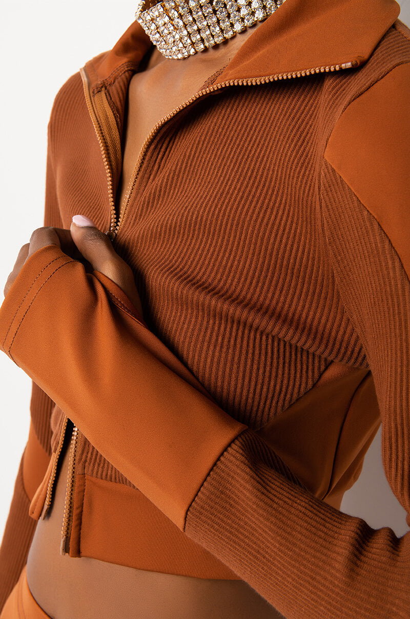CHARIS RIBBED CROP ZIP TURTLENECK