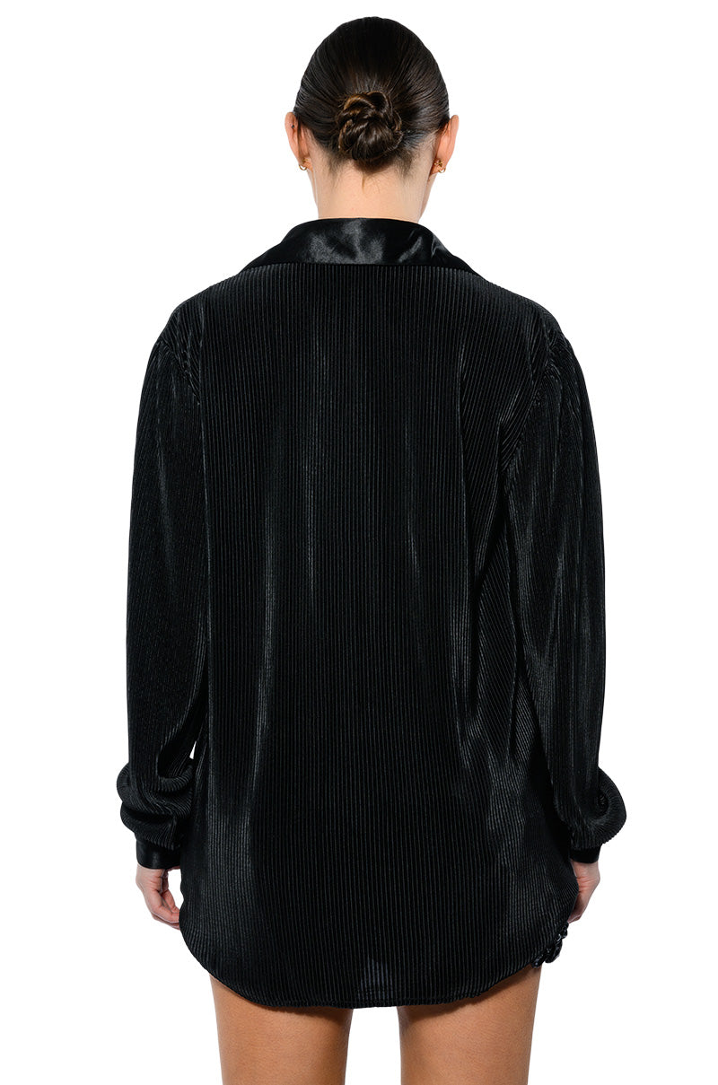NIGHT OUT PLISSE BUTTON DOWN TOP