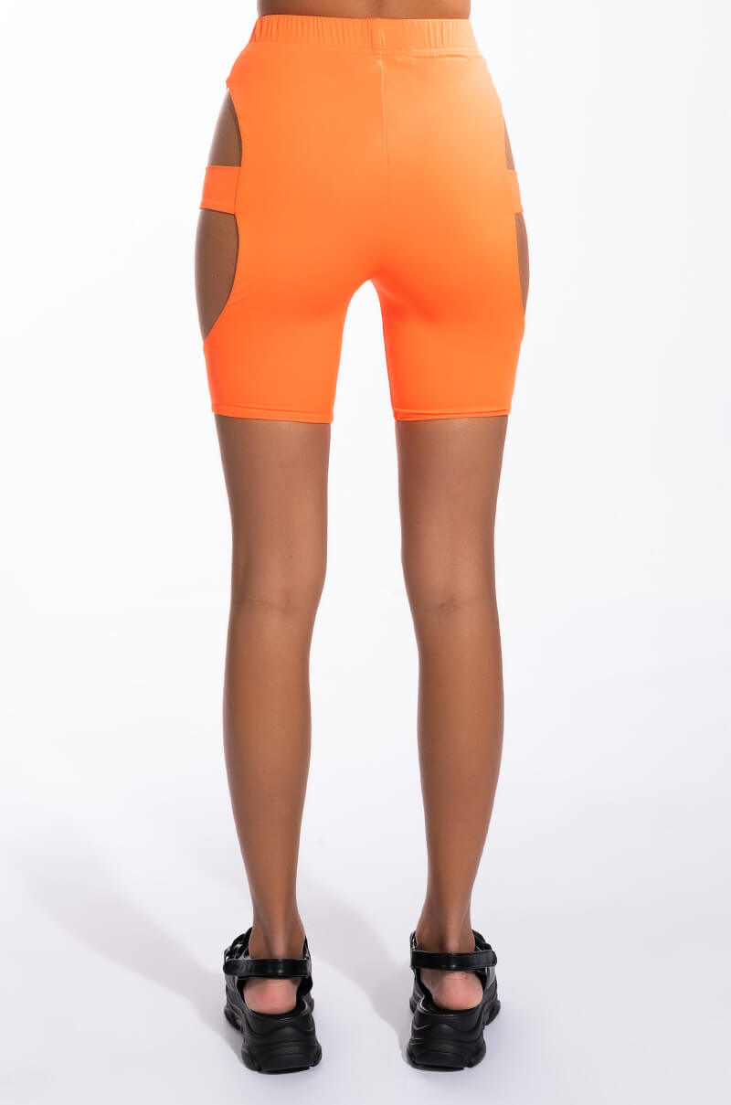 ON YOUR MARKS BUCKLE DETAIL BIKER SHORT