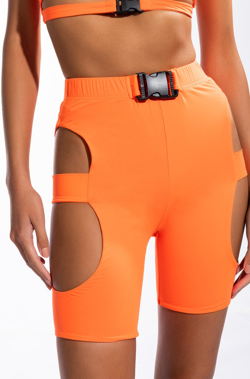 ON YOUR MARKS BUCKLE DETAIL BIKER SHORT